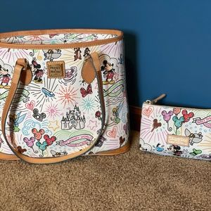 Dooney & Bourke Disney Sketch 2018 Shopper Bundle